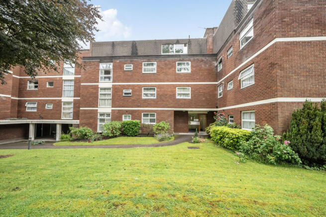 2 bed property, in The Chequers, £525,000