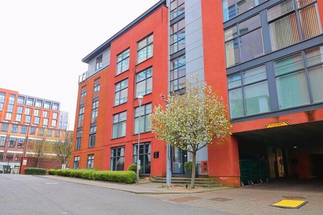 1 bed property, in Water Street, £150,000