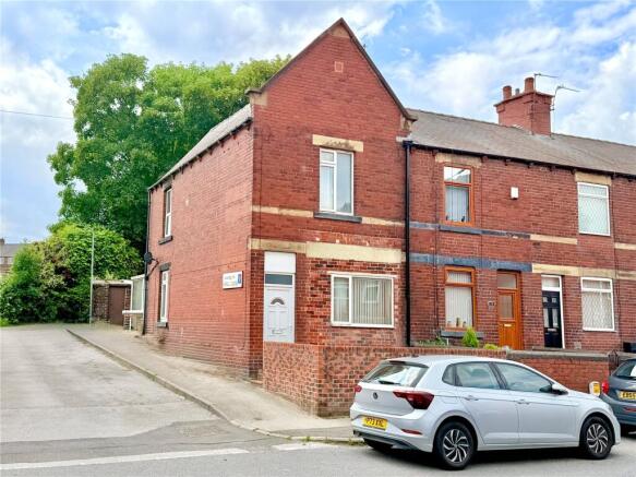 2 bed property, in Wath Road, £85,000