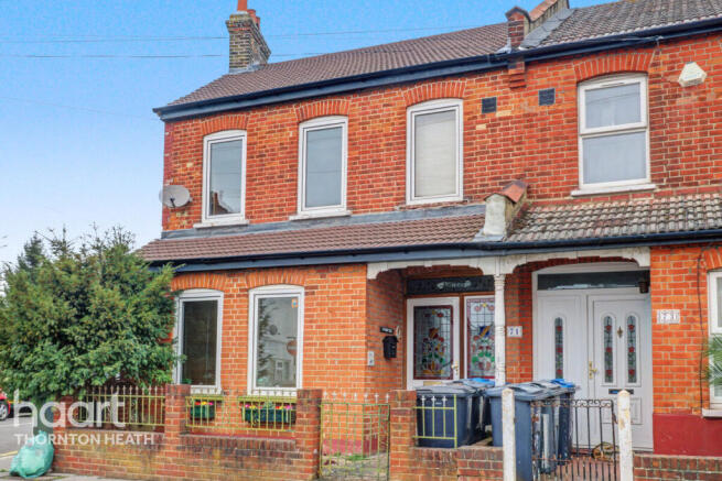 3 bed property, in Colliers Water Lane, £475,000