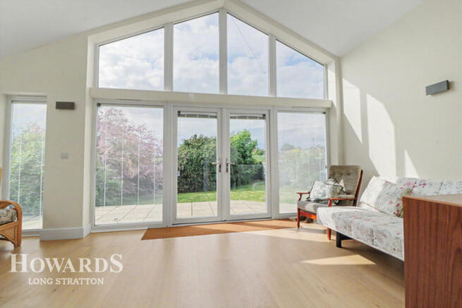 3 bed property, in Station Road, £375,000