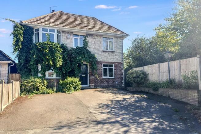 4 bed property, in Southill, £550,000