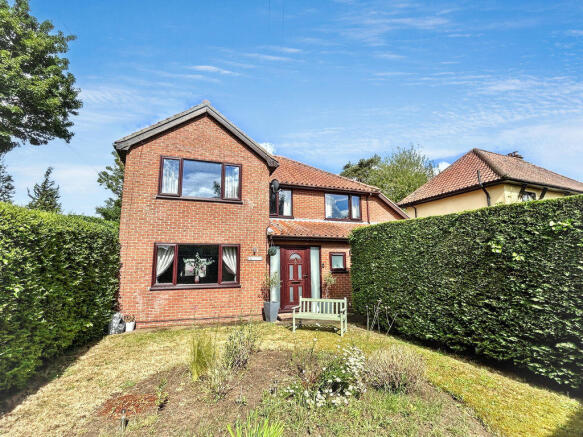 4 bed property, in Butt Lane, £375,000