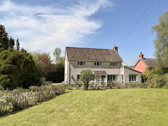 3 bed property, in Llanddeusant, £410,000