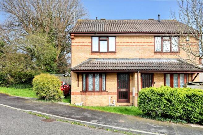2 bed property, in Juniper Court, £230,000
