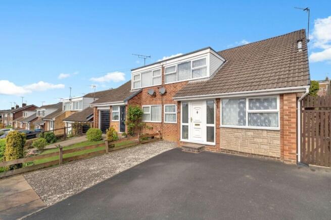4 bed property, in Harrogate HG1, £300,000