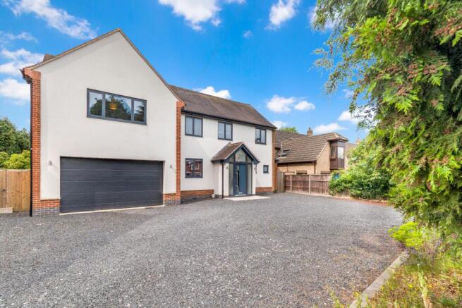 5 bed property, in Warwick Avenue, £950,000