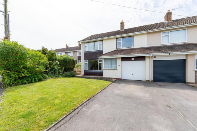 3 bed property, in Petercole Drive, £375,000