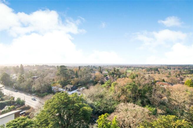 3 bed property, in Brampton Tower, £180,000