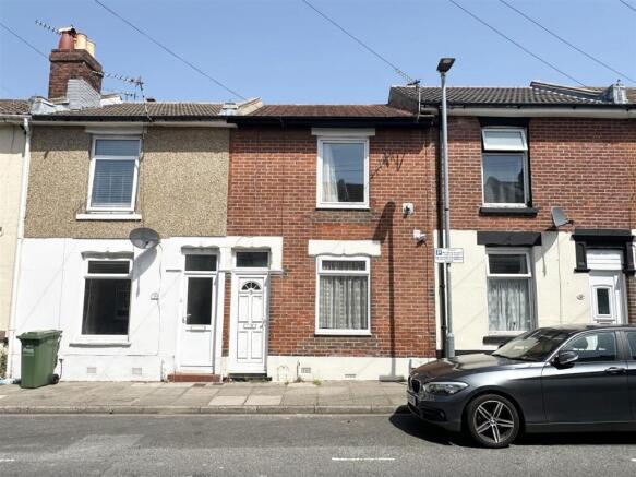 2 bed property, in St. Marks Road, £179,995