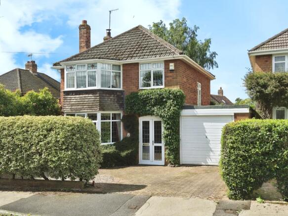 3 bed property, in Howard Avenue, £399,950