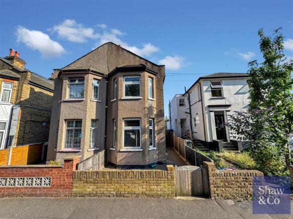 2 bed property, in Grove Road, £425,000