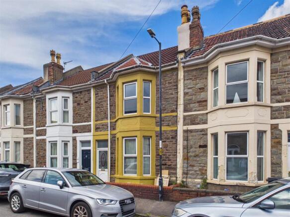 2 bed property, in Bellevue Road, £250,000