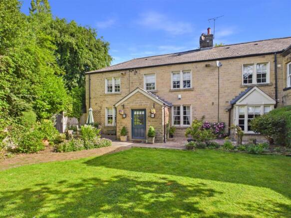 4 bed property, in School Lane, £745,000