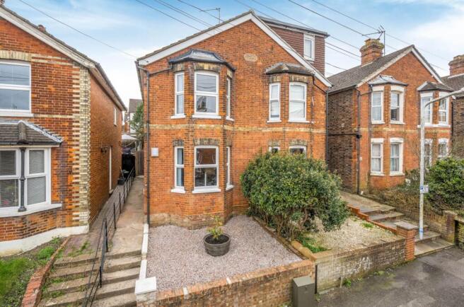 3 bed property, in Judd Road, £450,000