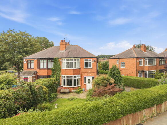 3 bed property, in Foundry Lane, £220,000
