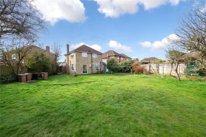 3 bed property, in Corncrake Close, £465,000