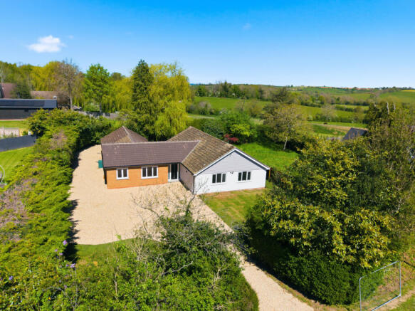 4 bed property, in Moreton Road, £775,000