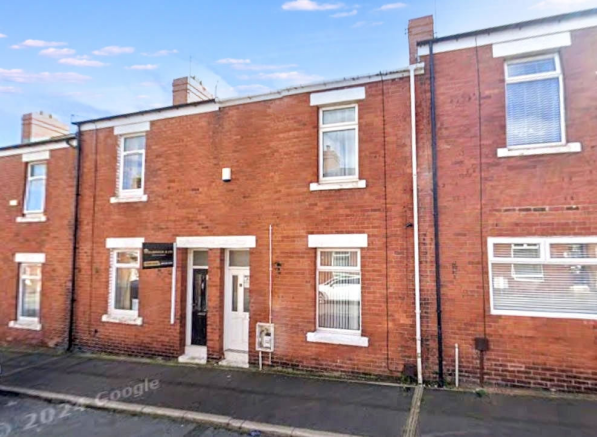 2 bed property, in Ilchester Street, £64,000