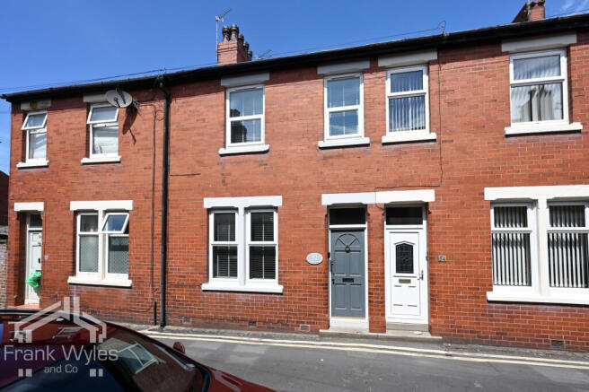 2 bed property, in North Clifton Street, £265,000