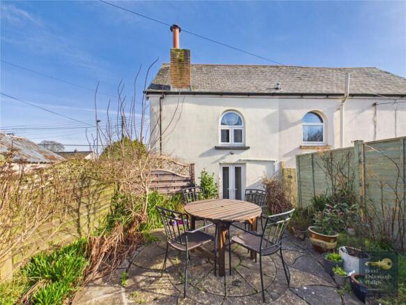 2 bed property, in West Lane, £200,000