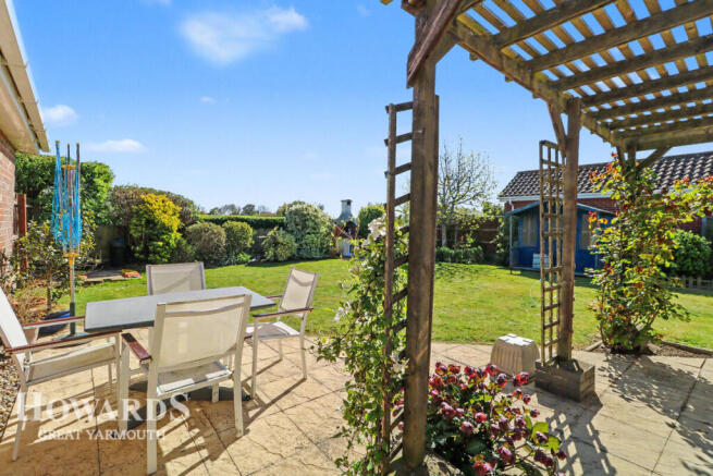 3 bed property, in Sycamore Avenue, £350,000