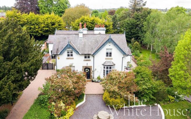 5 bed property, in Wrexham Road, £900,000