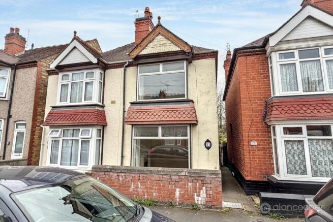 2 bed property, in High Street, £150,000