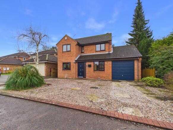 4 bed property, in Rochley Close, £400,000