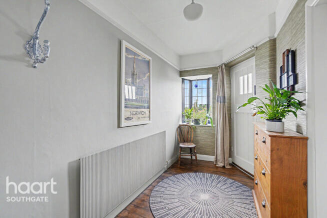 4 bed property, in The Woodlands, £1,000,000