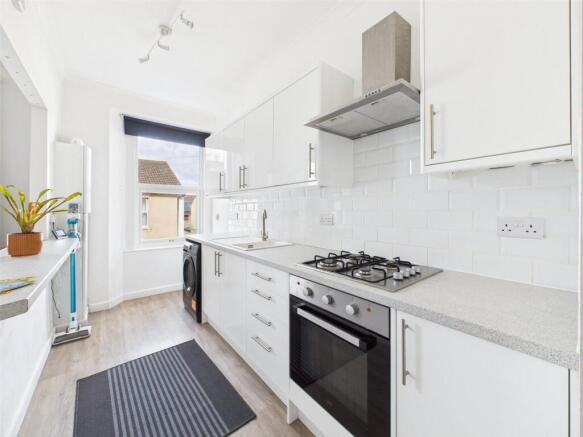 2 bed property, in Alma Street, £135,000