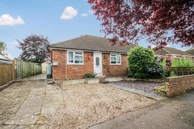 3 bed property, in Moore Avenue, £250,000