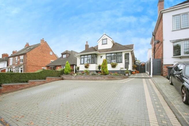4 bed property, in Birchmoor Road, £499,950