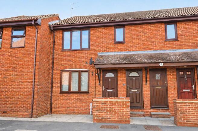 1 bed property, in Snoreham Gardens, £170,000