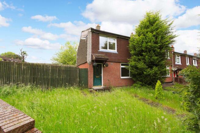 3 bed property, in Barn Close, £120,000