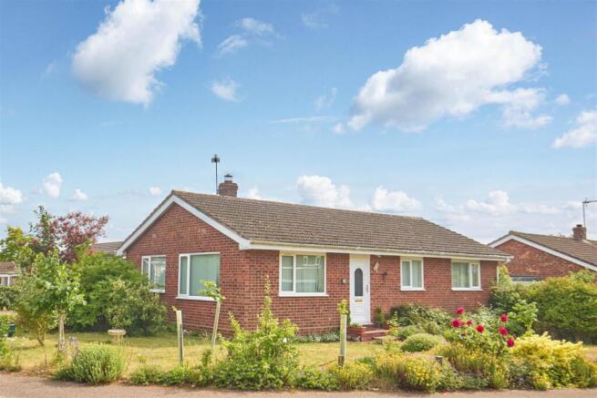 3 bed property, in Field House Gardens, £280,000