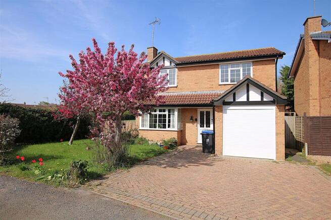 4 bed property, in Marlowe Close, £350,000