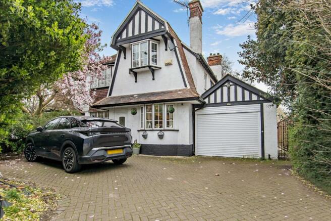 5 bed property, in Norwich Road, £415,000