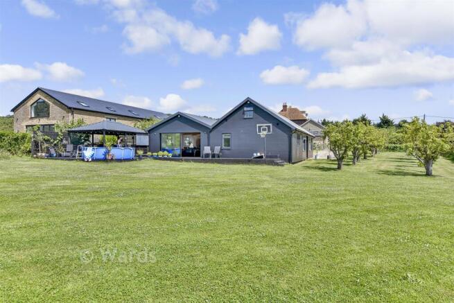 3 bed property, in Cooling Road, £850,000