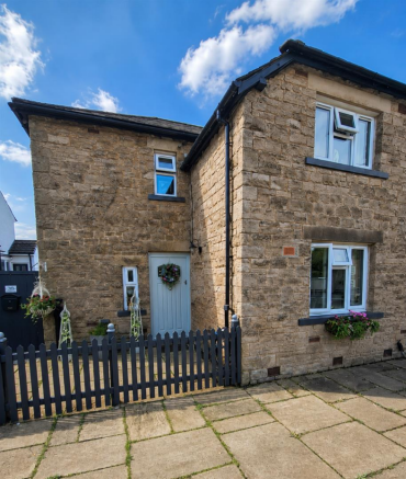 3 bed property, in Bollington Road, £435,000