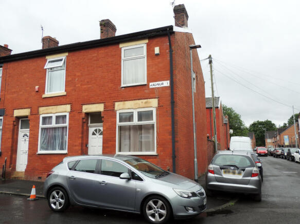 2 bed property, in Radnor Street, £110,000