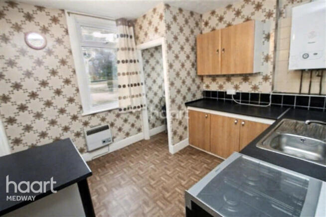 1 bed property, in Brompton Lane, £115,000