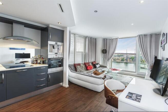 2 bed property, in The Oxygen, £450,000