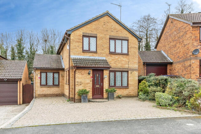 4 bed property, in Gilbey Close, £299,999