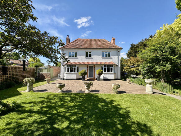 4 bed property, in Maple Tree House, £750,000