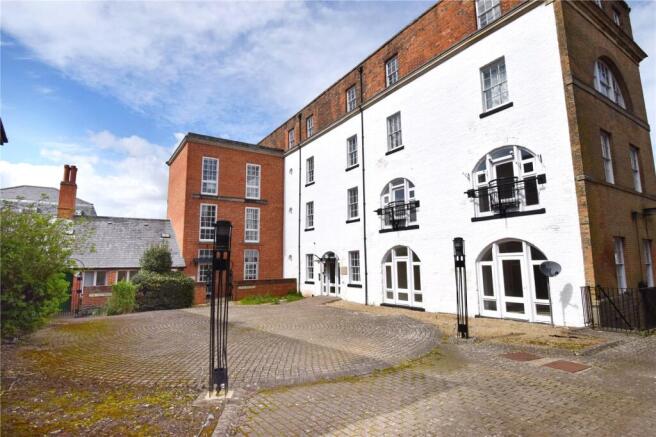 2 bed property, in Snuff Court, £169,950