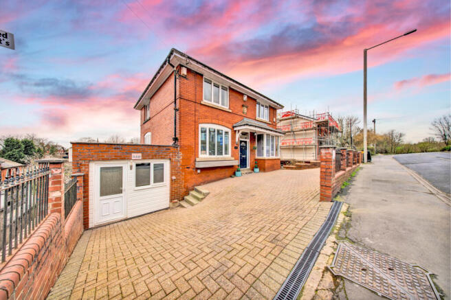 3 bed property, in Whalley Road, £445,000