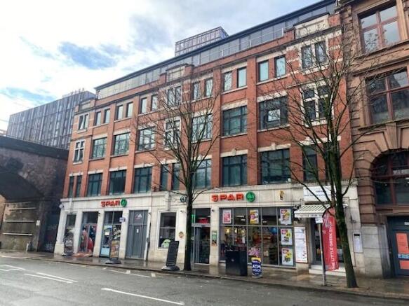 1 bed property, in Flat 402, £50,000