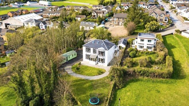 5 bed property, in Argyll Road, £398,988