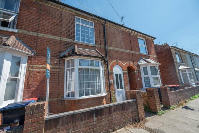 3 bed property, in Beaconsfield Road, £298,000